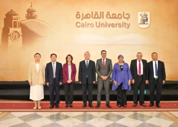 وفد من جامعة نورث إيست الصينية يزور جامعة القاهرة لتوسيع التعاون بينهما