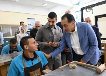 مدبولي يعلنها من مدرسة إيجيبت جولد: لا مستقبل بلا تعليم فني قوي