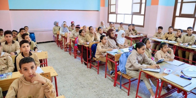 فصل الطلاب لتجاوز الغياب "عقوبة غير تربوية".. والبديل في الدرجات لا الإقصاء