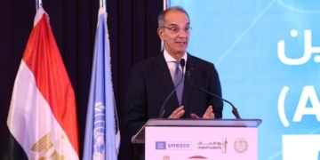 منصة تعليمية مصرية تحصد جائزة اليونسكو.. وطلعت: التكنولوجيا تقود الثورة التعليمية المقبلة