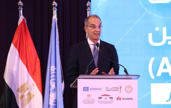 منصة تعليمية مصرية تحصد جائزة اليونسكو.. وطلعت: التكنولوجيا تقود الثورة التعليمية المقبلة