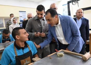 “مدبولي” يتفقد مدرسة "إيجيبت جولد" للتكنولوجيا ويؤكد: مستعدون لتقديم الدعم المطلوب