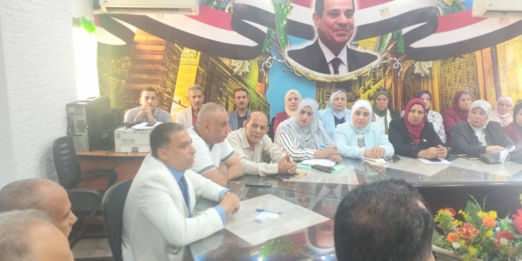 وكيل التعليم بالجيزة يوجه بتنفيذ 10 تعليمات مهمة لمديري المدارس