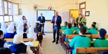 "عبداللطيف" يفاجئ طلاب أولى ثانوي بأخبار سعيدة لهم.. تعرف عليها