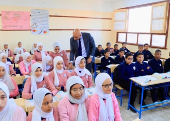 خبير تربوي يحذر: غياب التعاون بين الأسرة والمدرسة يهدد استقرار الطلاب