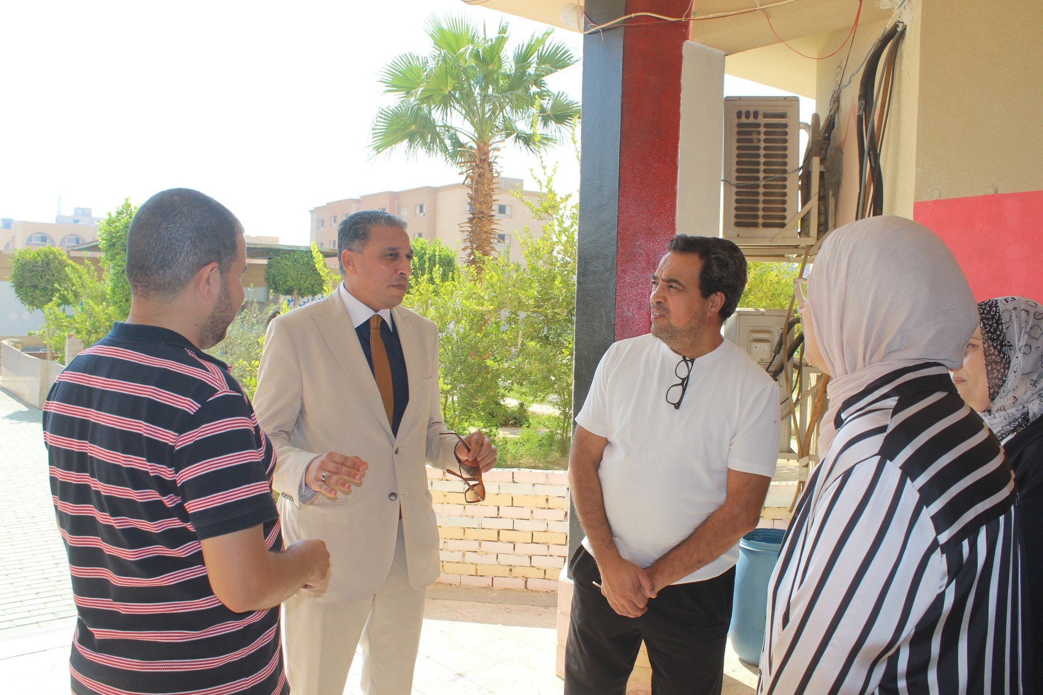 وكيل التعلم بالجيزة يتابع سير امتحانات شهر أكتوبر 2025 بمدارس الشيخ زايد