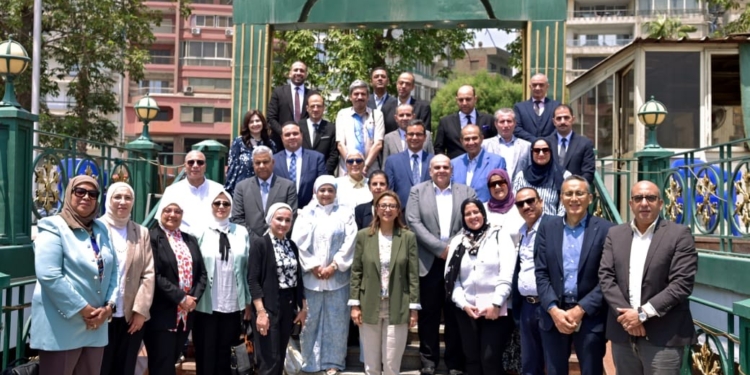 مجلس شئون خدمة المجتمع جامعة القاهرة يناقش التكامل بين الدور الأكاديمى للجامعة ودورها المجتمعى والبيئي