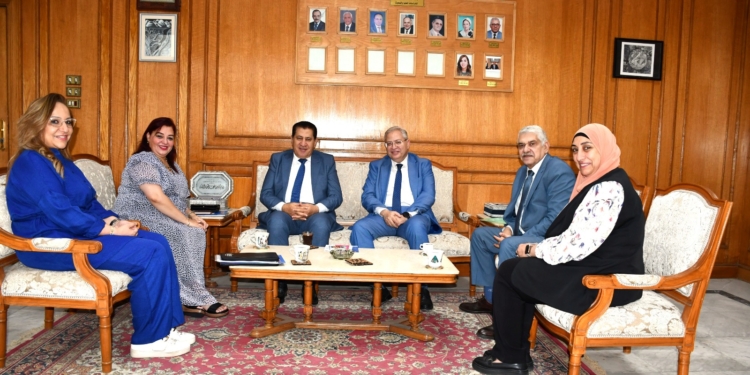 جامعة حلوان تستقبل وفد هيئة “سنتريور” للمراجعة على نظام الجودة الإدارية