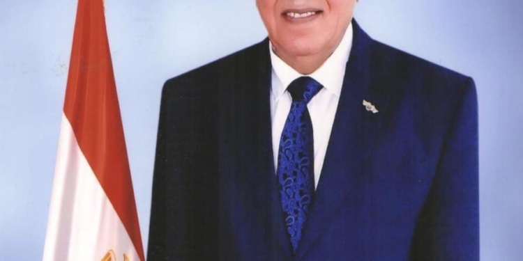 ولى أمر يتعدى بالسب والضرب على مدير ووكيل ومعلم داخل مدرسة بأسيوط