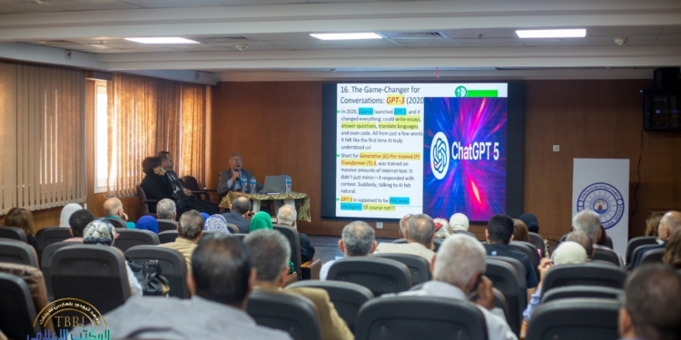 محاضرة بمعهد تيودور بلهارس حول تطبيقات الذكاء الإصطناعي في البحث الطبي وترشيد التكاليف الصحية