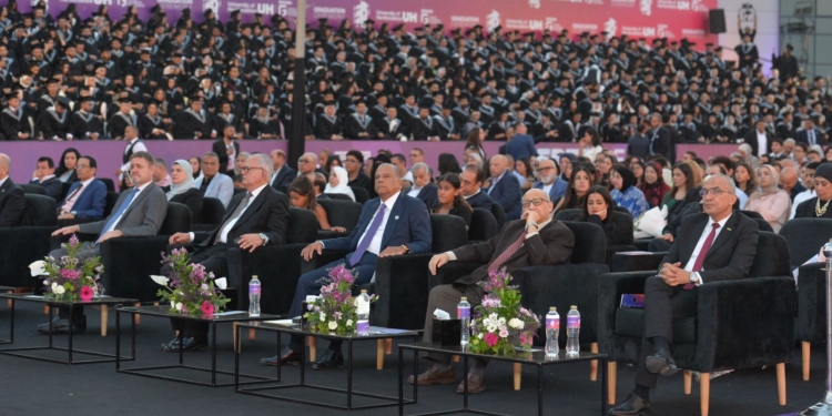 جامعة هارتفوردشاير البريطانية المستضافة من مؤسسة جلوبال الجامعية تحتفل بتخريج الدفعة الثالثة من طلابها