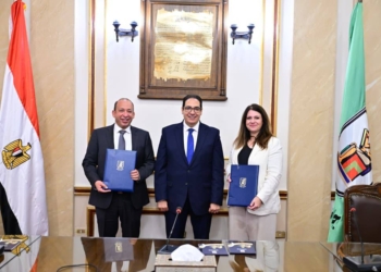 جامعة القاهرة: توقيع بروتوكول تعاون بين المنيل التخصصي والأسنان الجامعي