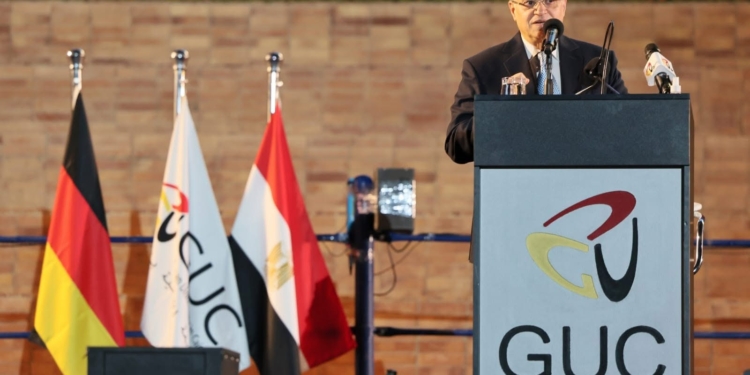 منصور في تخرج GUC: طلابنا نوابغ عالميًا.. وحجازي: النجاح لمن يصنع الأثر