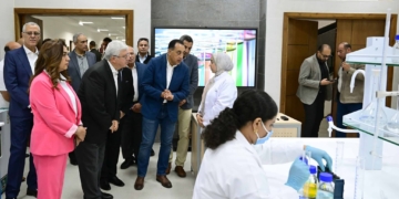 رئيس الوزراء يتفقد جامعة السويس الأهلية ويؤكد هدفنا تخريج طلاب أكفاء