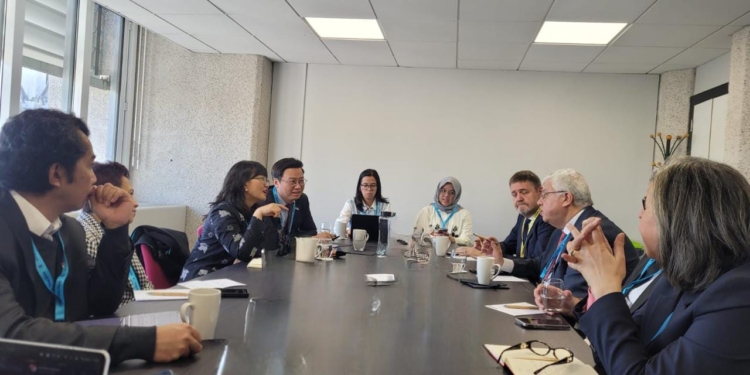 وزير التعليم العالي يبحث سبل التعاون مع وزيرة التعليم البريطانية ونائبة وزير التعليم الإندونيسي