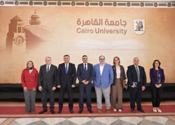 نائب رئيس جامعة القاهرة يلتقي وفدًا من جامعة ولاية بنسلفانيا هاريسبرج الأمريكية