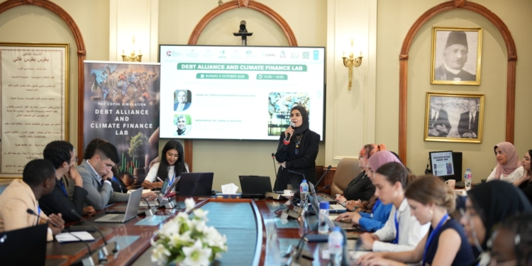 الجامعة البريطانية في مصر تنظم جلسات نقاشية لطلاب نموذج محاكاة قمة المناخ بحضور محمود محيي الدين