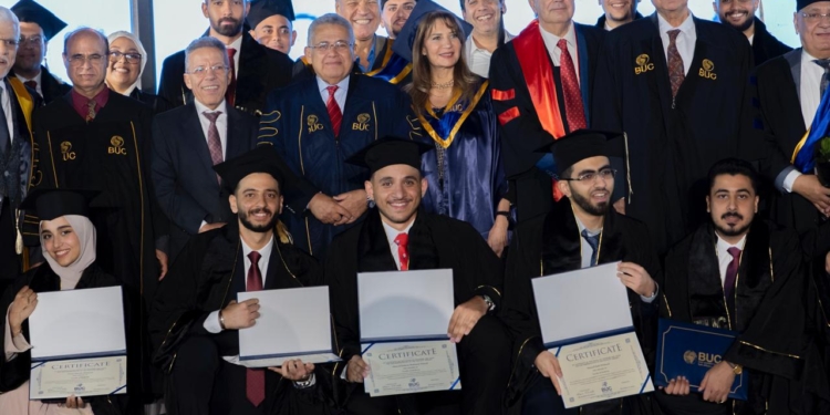 جامعة بدر تحتفل بتخريج أول دفعة من طلاب كلية الطب البشري
