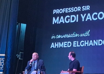 مجدي يعقوب: الذكاء الاصطناعي أداة مذهلة..لكنه لن يحل محل الأطباء