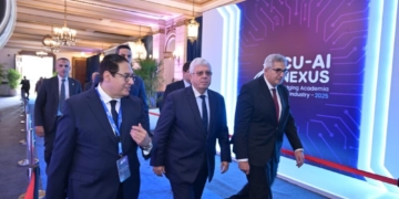 رئيس جامعة القاهرة يستقبل الوزير