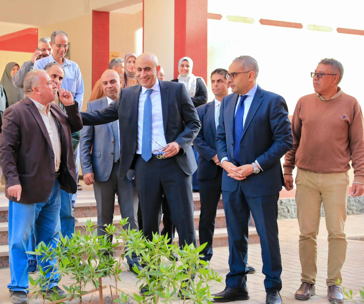 وزير التعليم يفاجيء ٦ مدارس في دمياط بزيارته ويشيد بانضباط سير الدراسة