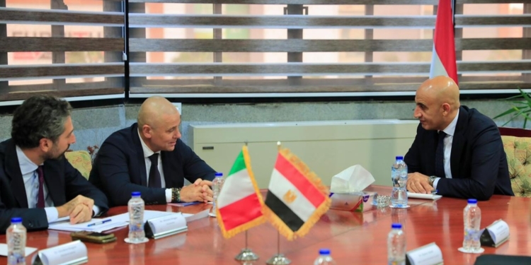 وزير  التعليم يلتقي السفير الإيطالي بالقاهرة لبحث التوسع في مدارس التكنولوجيا التطبيقية