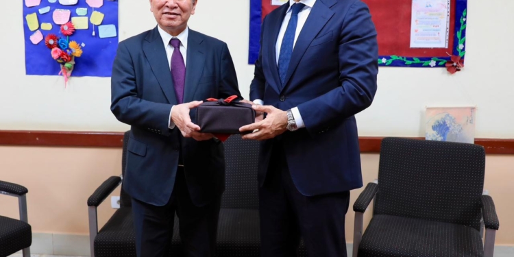 "عبداللطيف" يلتقي رئيس جايكا لبحث سبل تعزيز التعاون التعليمي بين مصر واليابان