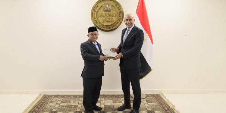 تعاون مصري إندونيسي لتطوير مهارات الطلاب ومواجهة تحديات المستقبل