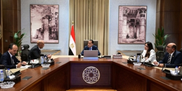 «مدبولي» يلتقي وزير التعليم للإطلاع على الواقع الفعلي للمدارس وتحديد احتياجاتها