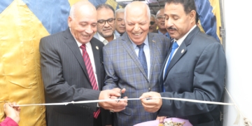 «الزناتي» يفتتح عيادات طبية جديدة للمعلمين ويكرم 10 مديرين مدارس