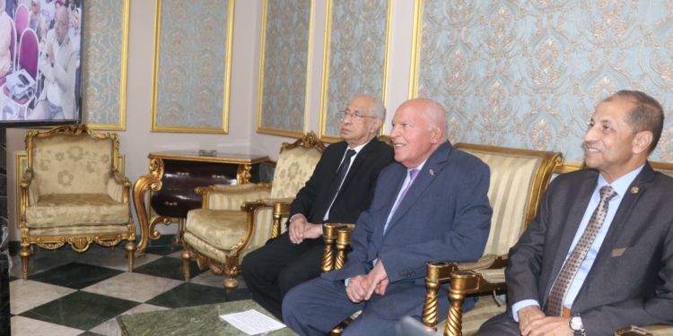 «الزناتي» يفتتح فعاليات الدورة التدريبية بـ”تنمية مهارات التحليل الاستراتيجي” لمعلمي الإسكندرية