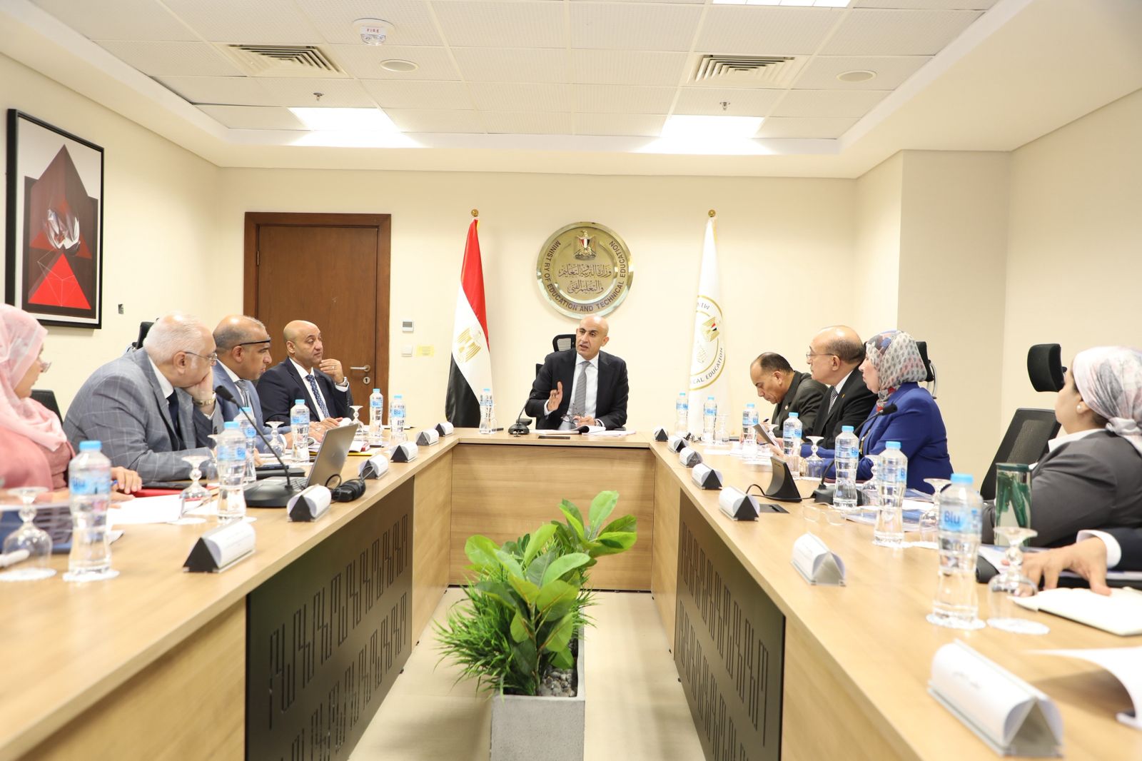 «عبداللطيف» يستعرض نتائج تدريس مادة البرمجة والذكاء الاصطناعي بالأول الثانوى