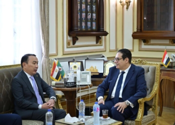 رئيس جامعة القاهرة يستقبل سفير كازاخستان لبحث تعزيز التعاون الأكاديمي والبحثي المشترك