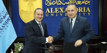 جامعة الإسكندرية ومؤسسة “صحتنا” يوقعان بروتوكول تعاون لتجهيز وحدة رعاية مركزة بمستشفى المواساة