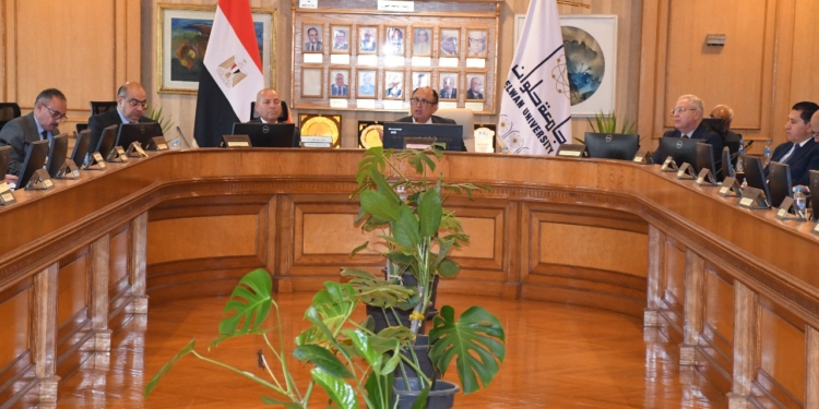 مجلس جامعة حلوان يهنئ نخبة من أساتذته لتوليهم مناصب مرموقة محليًا ودوليًا