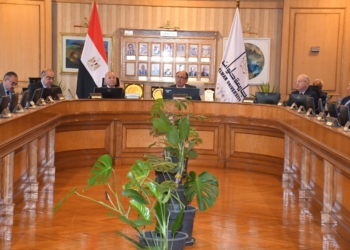 مجلس جامعة حلوان يهنئ نخبة من أساتذته لتوليهم مناصب مرموقة محليًا ودوليًا