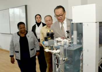 رئيسة وزراء أوغندا تزور الجامعة الألمانية بالقاهرة لبحث التعاون الأكاديمي ودعم التعليم في أفريقيا