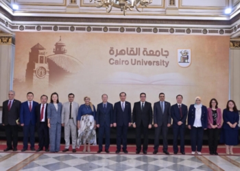 رئيس جامعة القاهرة يستقبل رئيس جامعة بكين لبحث تعزيز التعاون المشترك بين الجامعتين