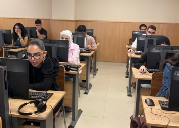 انطلاق الإمتحانات الإلكترونية بآداب عين شمس ضمن منظومة التحول الرقمي بالجامعة