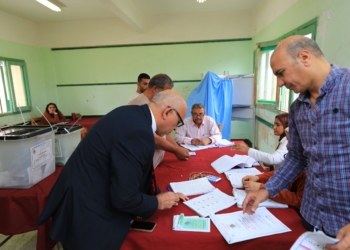 رئيس جامعة كفر الشيخ يدلي بصوته في انتخابات مجلس النواب 2025