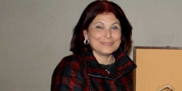 د سهير حواس فى صالون نفرتيتى الثقافى