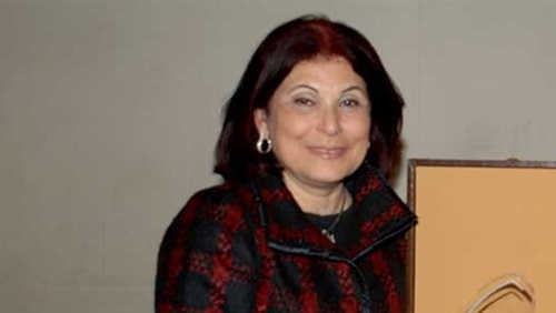 د سهير حواس فى صالون نفرتيتى الثقافى