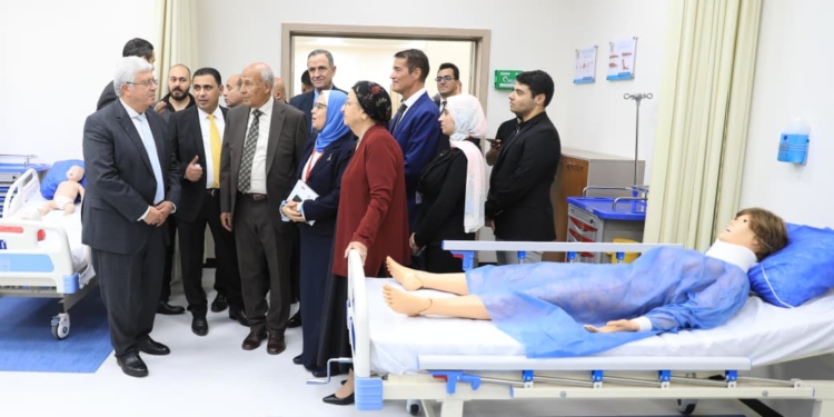 وزير التعليم العالى فى جولة بجامعة ساكسونى