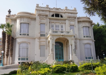 عين شمس تنفي صلة طبيب مُحقق معه وتلوّح بإجراءات قانونية