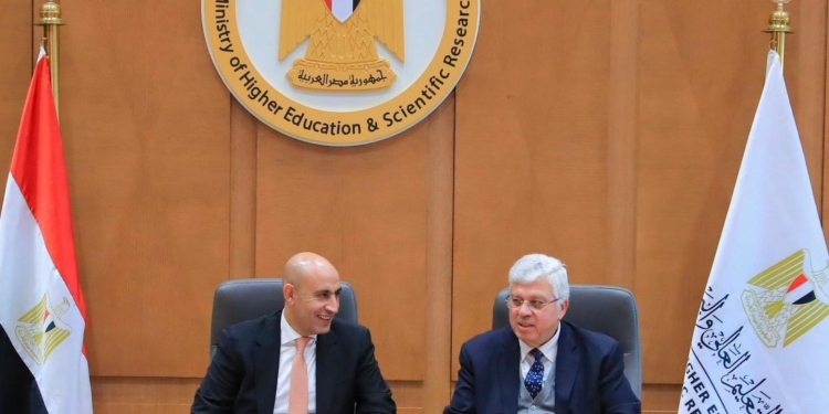 وزيرا التعليم يعقدان اجتماعًا لمناقشة تطوير مشروع الشهادات المهنية الدولية في التدريس للمعلمين