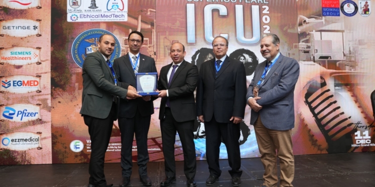 عميد طب قصر العيني يدعو إلى تصنيع أول جهاز ECMO مصري بالتعاون بين وحدة الحالات الحرجة