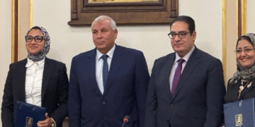 جامعة القاهرة تواصل دعمها التنموي لمحافظة الوادي الجديد عبر مشروع رائد للزراعة الذكية بتقنيات النانوتكنولوجي