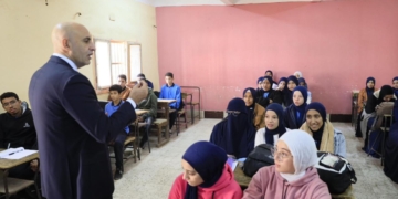 خرائط وكيلو متر واحد غير شكل الكثافات.. من 15% إلى 87% حضور