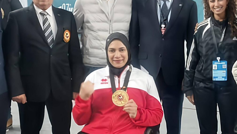 في إنجاز تاريخي لجامعة عين شمس..موظفة تحصد أول ذهبية عالمية لمصر والعرب في الكاراتيه الحركي