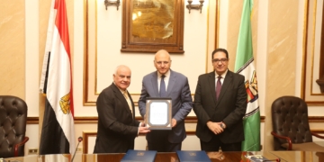 الجامعات الأوروبية بالعاصمة الإدارية ” وحقوق القاهرة يوقعان بروتوكول  لتعزيز التعليم القانوني وربطه بالنظام القضائي المصري